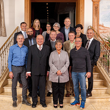 Auf dem Bild (v.l.n.r.): Die SIGEL Jubilare: Alfred Wanner, Alfred Mayr, Gertraud Naumann, Manfred Seitz, Michael Wirkner, Christian Redl, Wolfgang Eberle, Dr. Joachim Roth (Geschäftsführer SIGEL Holding und SIGEL GmbH), Daniel Petrasch (Leitung Personal, Finanzen, Einkauf), Andrea Berchtenbreiter, Veronika Färber, Gerda Roßmann, Kurt Szepan und Simone Bissinger. Auf dem Bild (v.l.n.r.): Die SIGEL Jubilare: Alfred Wanner, Alfred Mayr, Gertraud Naumann, Manfred Seitz, Michael Wirkner, Christian Redl, Wolfgang Eberle, Dr. Joachim Roth (Geschäftsführer SIGEL Holding und SIGEL GmbH), Daniel Petrasch (Leitung Personal, Finanzen, Einkauf), Andrea Berchtenbreiter, Veronika Färber, Gerda Roßmann, Kurt Szepan und Simone Bissinger.