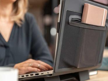 Die Idee für das SIGEL Laptop Case entstand direkt aus den Herausforderungen des modernen Office-Alltags