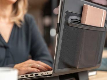 Ergonomisch arbeiten: Laptop Case mit Standfunktion