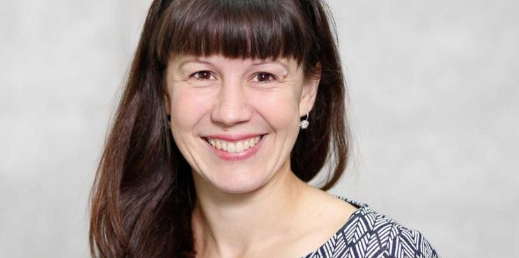 Frau Prof. Dr. Sarah Hatfield
