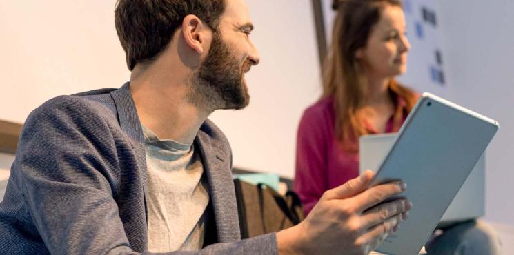 Crowdworking und Crowdsourcing