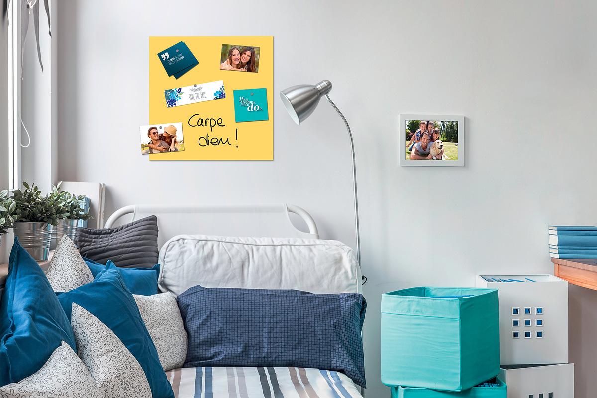 BeBoard-Ambiente-Wohnzimmer-45x45-sonnengelb-A.jpg
