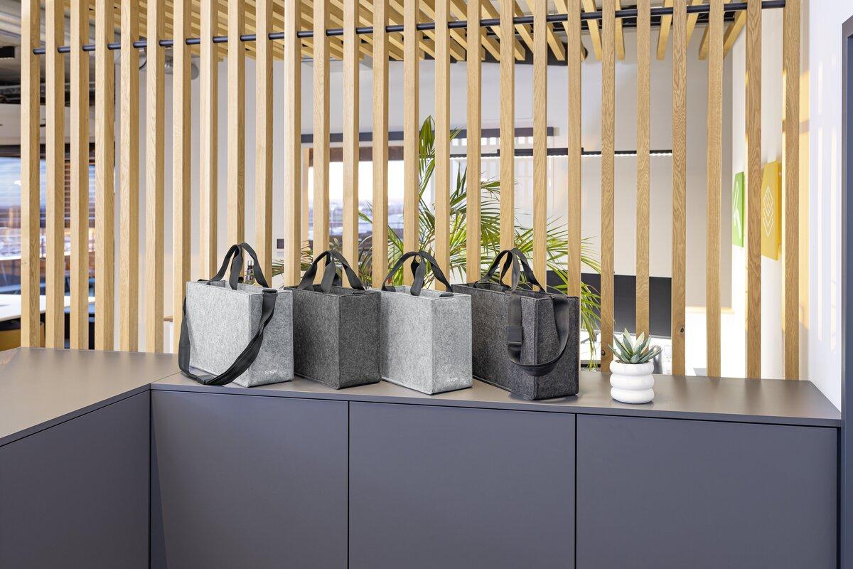 Desk-Sharing-Bag-Classic-Gruppenbild.jpg
