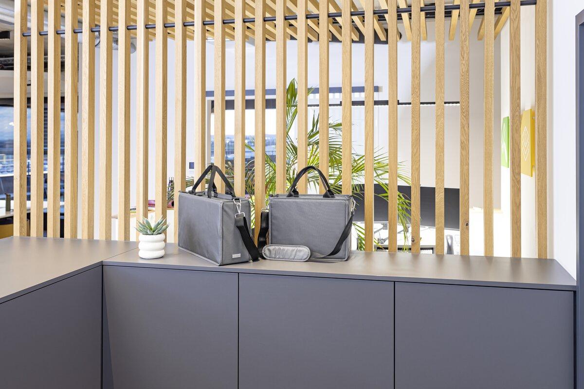 Desk-Sharing-Bag-Premium-Gruppenbild.jpg