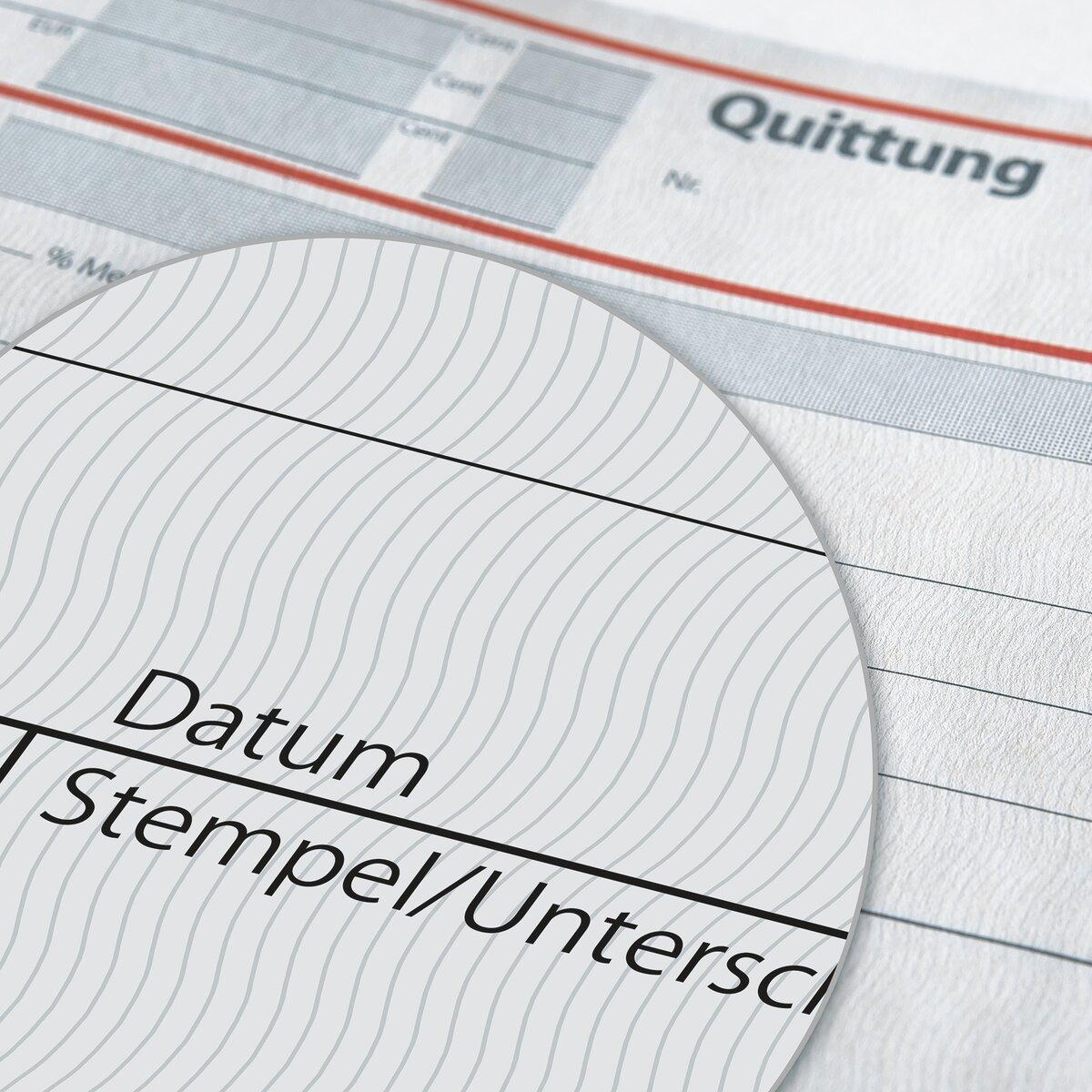 Quittungsformular mit Zoom auf Linienmuster, Wörter Datum, Stempel/Unterschrift