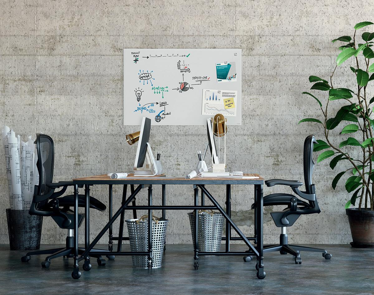 GL541-Glasmagnetboard-artverum-01.jpg