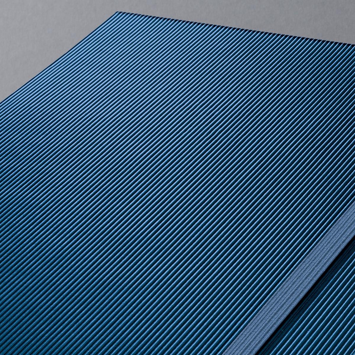 Notizbuch-Conceptum-hardcover-Detail-bluemetallic-01-A.jpg