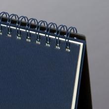 Conceptum-HC-Tischkalender-midnight blue-Spirale.jpg