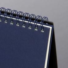 Conceptum-HC-Tischkalender-midnight-blue-Spirale.jpg