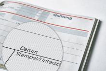 Quittungsformular mit Fokus auf Datum und Unterschrift