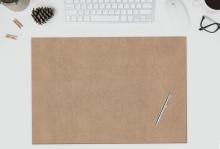 Tastatur, Maus, Stift auf Schreibtisch