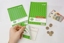 Papierprodukte, Geld, Hand hält Quittung