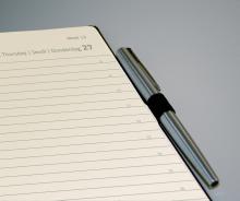 TK-Stiftschlaufe-Kalender-2025-Conceptum.jpg