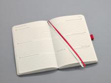 WK-Zeichenbaender-softcover-Kalender-2025-Conceptum-rot.jpg