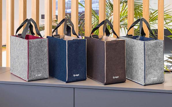 Unterschiedliche zweifarbige "Bicolor" Desk Sharing Bags von SIGEL
