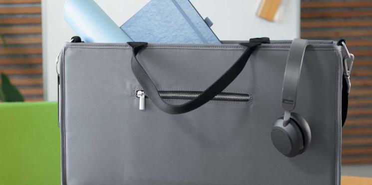 Desk Sharing Bag Premium auf Schreibtisch