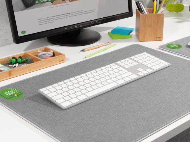 Schreibtischunterlage und Mousepad mit Logo