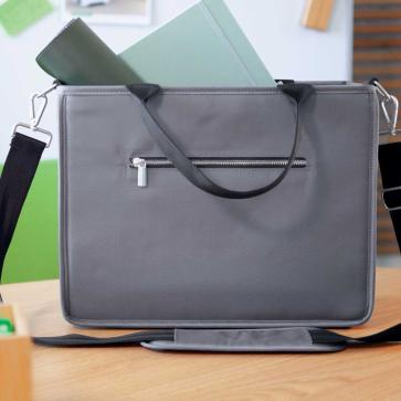 Desk Sharing Bag Premium von SIGEL auf Schreibtisch